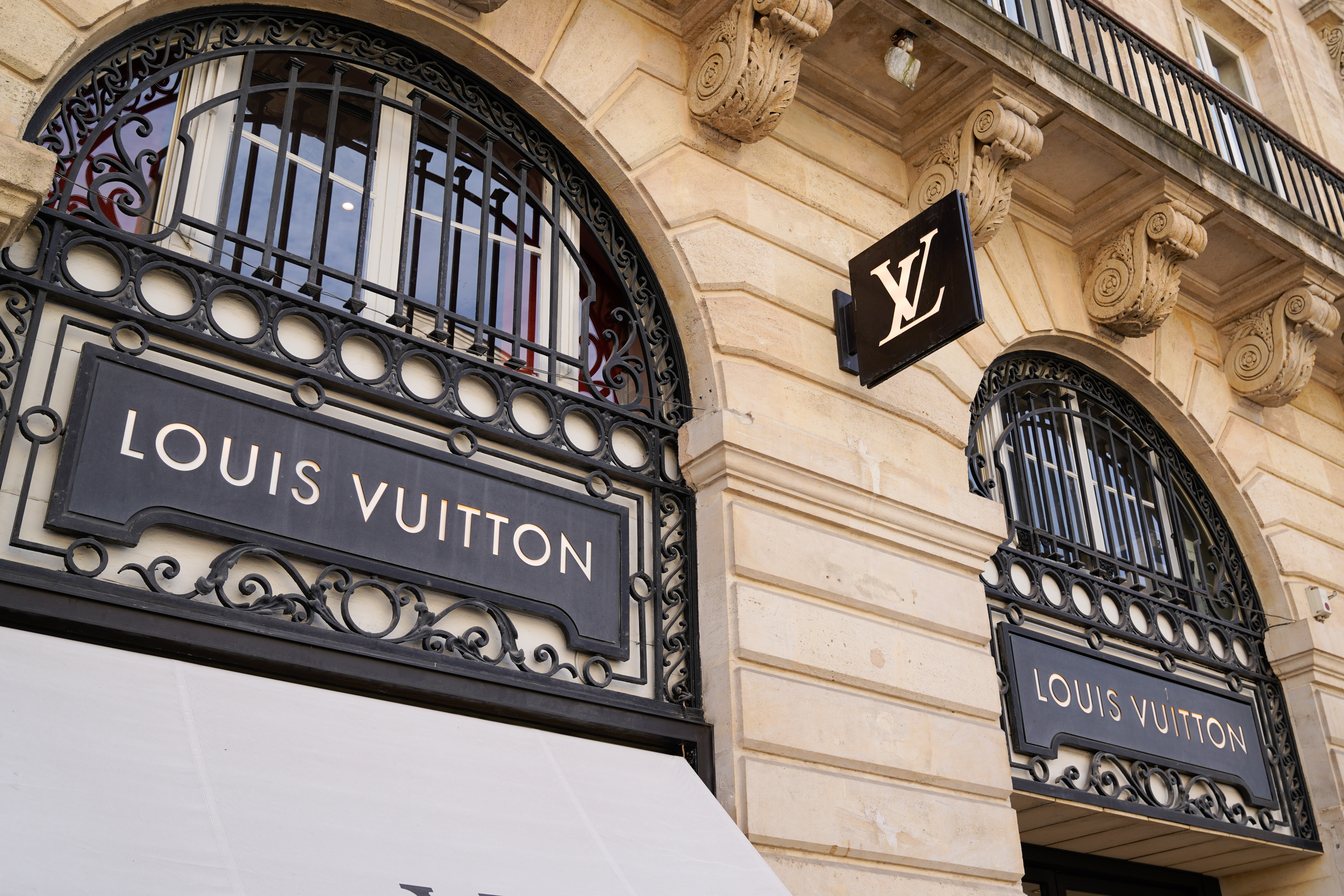 LOUIS VUITTON